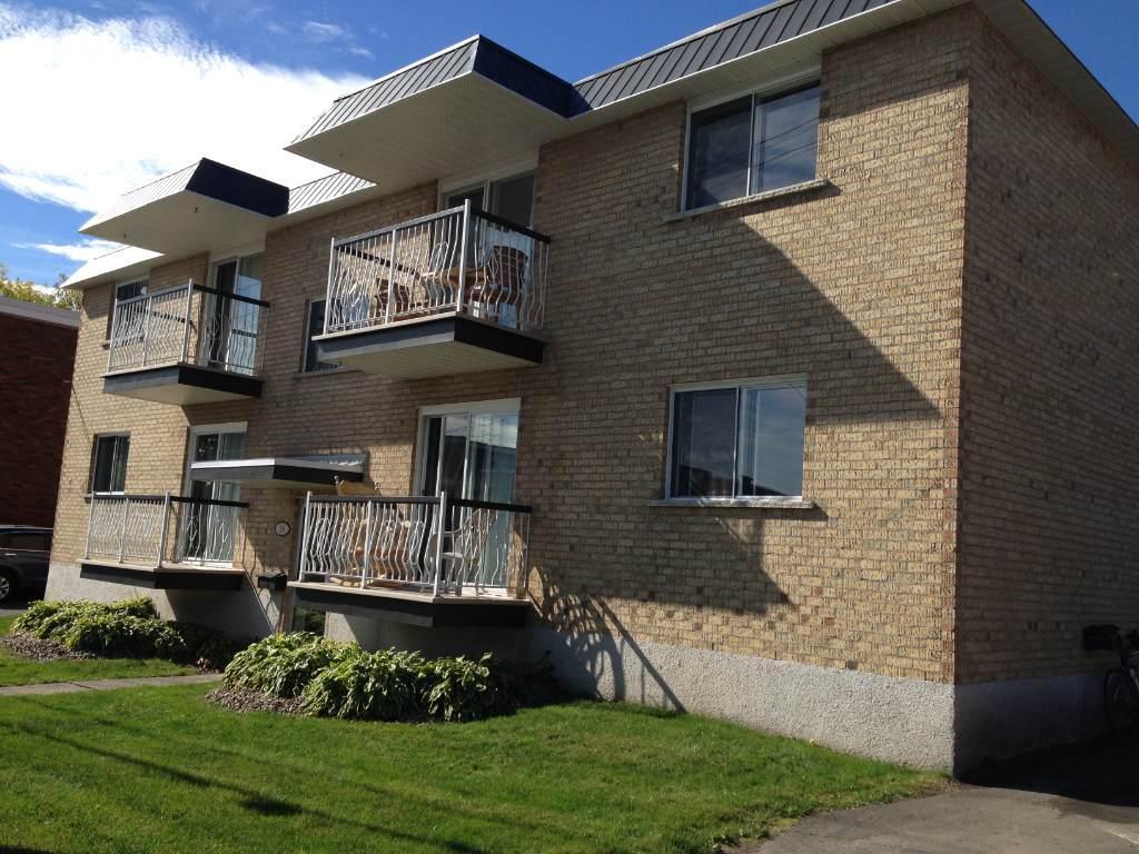 4.5 rénové (au printemps 2026) pour 55 + près du lac Boivin Granby | 3210520