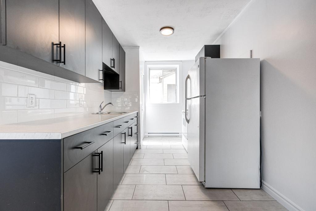 Open concept 2-bedroom by the water in Lachine | 3210550