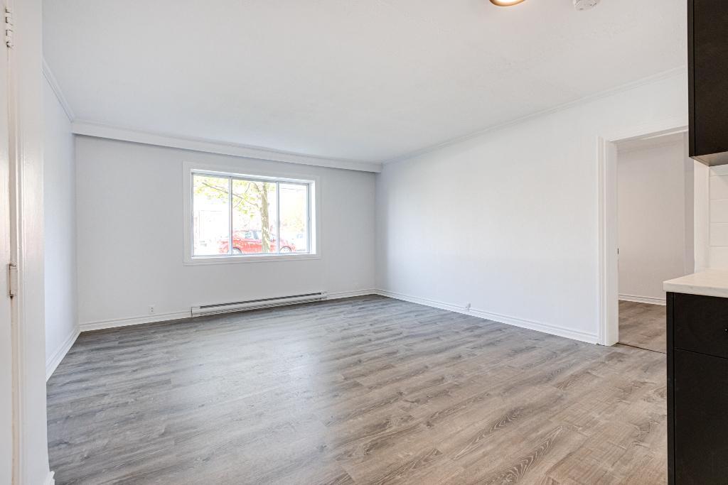 Open concept 2-bedroom by the water in Lachine | 3210550