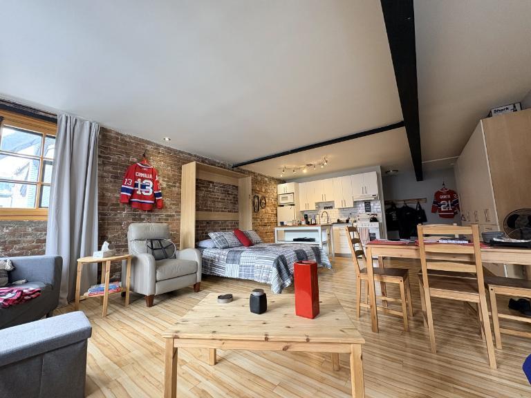 Loft entièrement meublé à louer Vieux-Québec juillet 2026 | 3229605