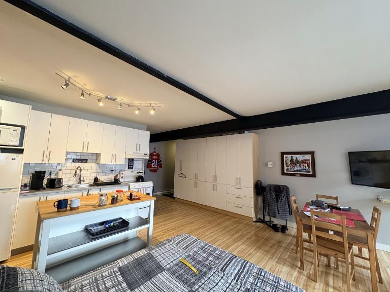 Loft entièrement meublé à louer Vieux-Québec juillet 2026 | 3229605