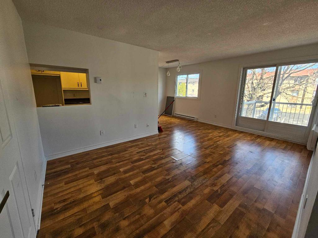 Grand 4 1/2 rénové à Sainte-Julie - Disponible 1er juillet 2026 | 3210625