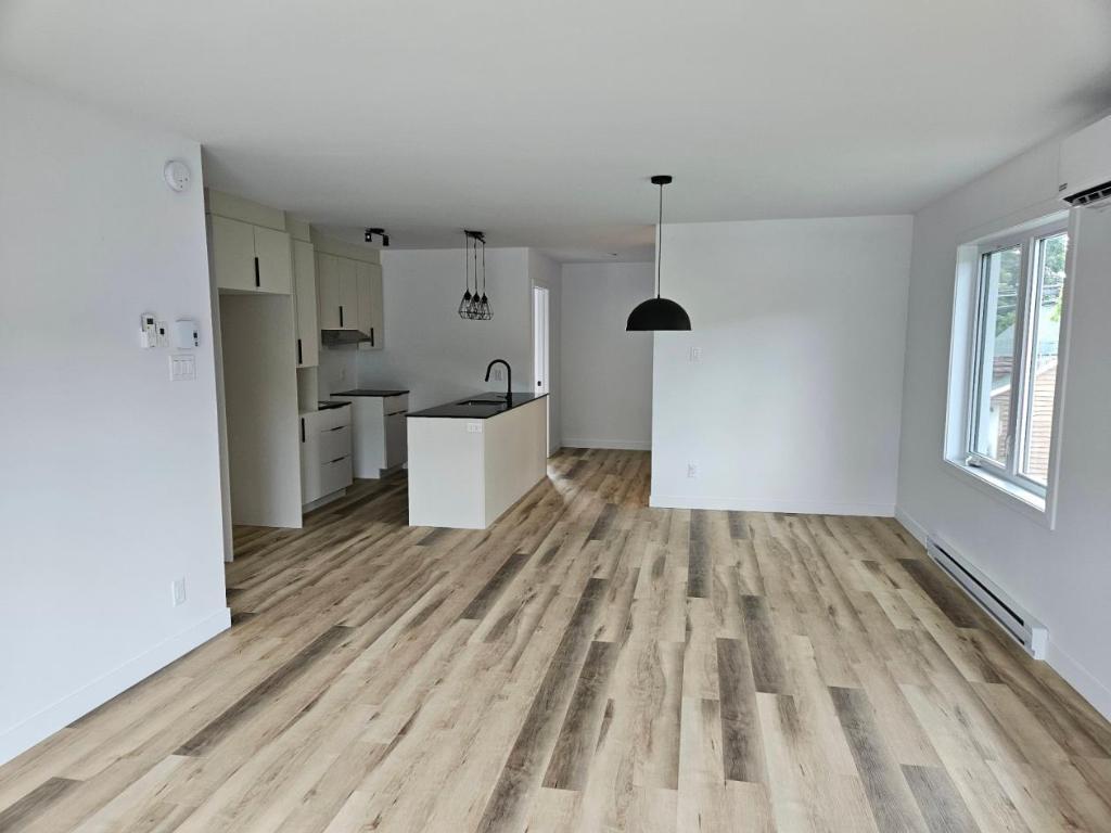 Appartement 4 ½ à louer à Charlesbourg Triplex récent | 3235098