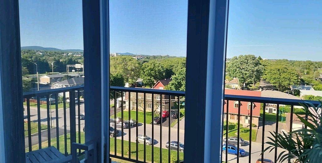 3 1\2 à céder pour le 1er juillet - dernier étage | 3210645