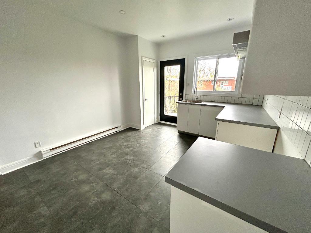 Grand 4 1/2 à louer à Ahuntsc – Disponible 1 mai 2026 | 3210646