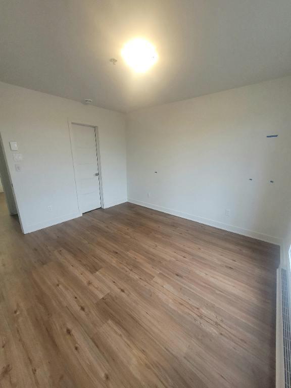 GRAND 3 1/ À LOUER GARAGE | 3210648