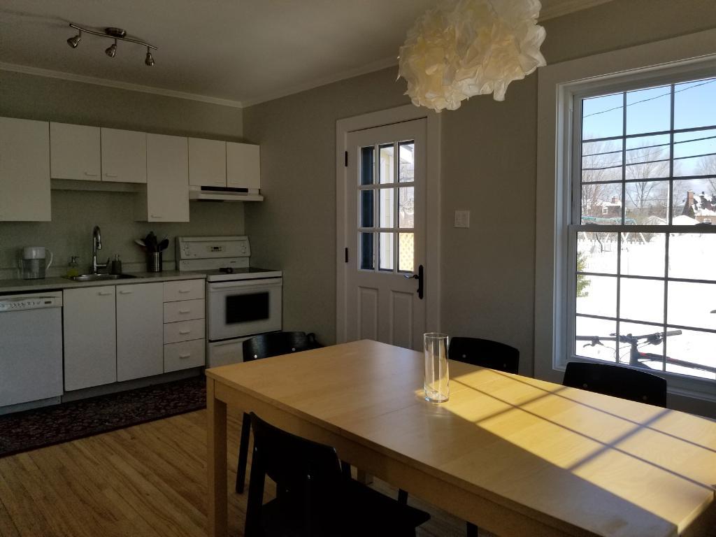 Jumelé rénové et équipé $2400/m. Quartier du manoir à Arvida. | 3210744