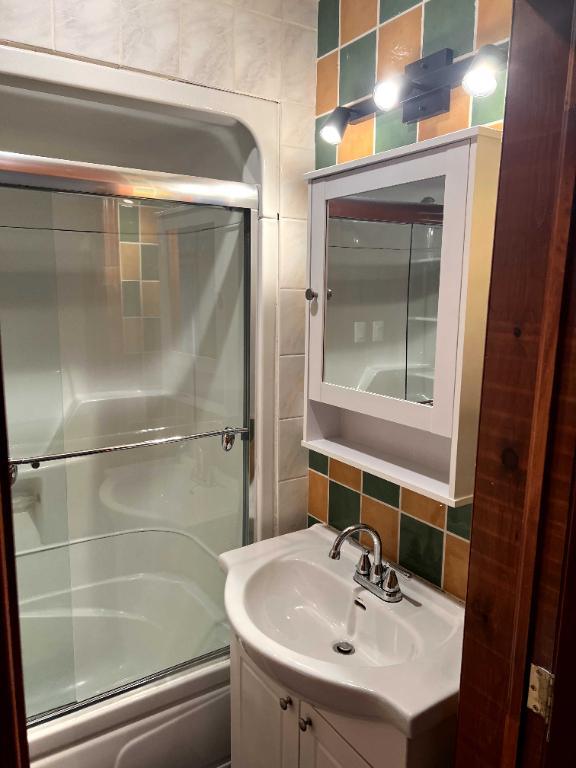 2 minues à Pied METRO St Henri - 5 1/2 ( 3 chambres) | 3210745