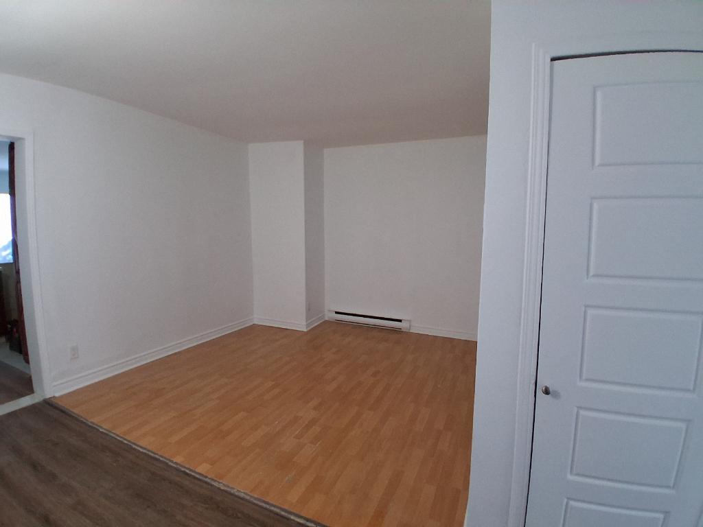 Lachine, 5 1/2 | 3210759