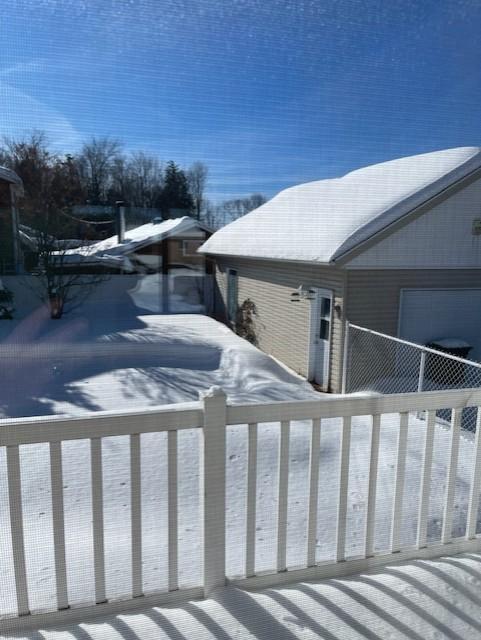 Très beau 5 1/2 à Saint-Mélanie avec piscine et garage | 3210761