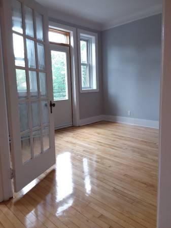 5235 Cote St Luc Road 2 Bedroom Apt | 3210828