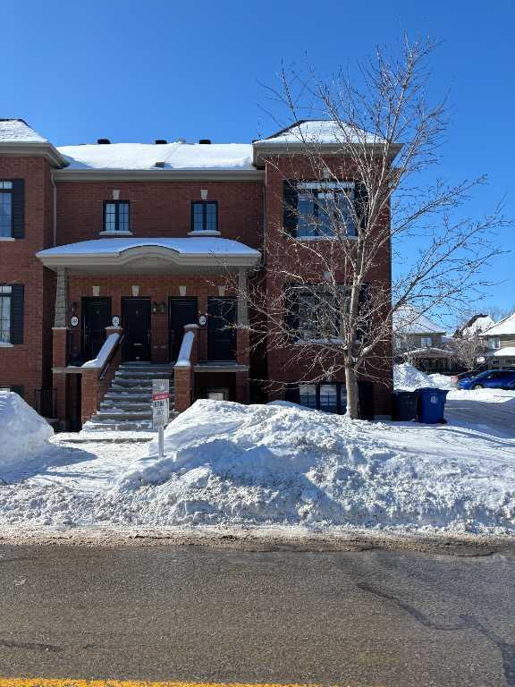 Grand logement avec plusieurs inclusions disponible en mars ou avril | 3210845