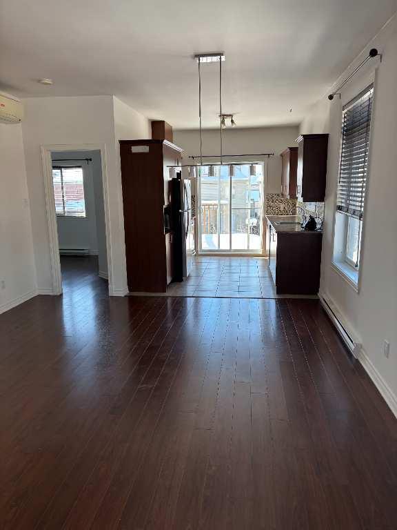 Grand logement avec plusieurs inclusions disponible en mars ou avril | 3210845