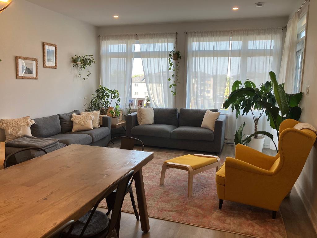 Superbe logement à louer au rez-de-chaussée JUILLET | 3210851