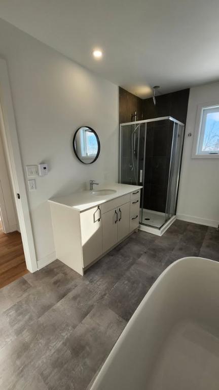 Logement 5 1/2 au 69 Chemin du Fleuve pointe des cascades | 3210872