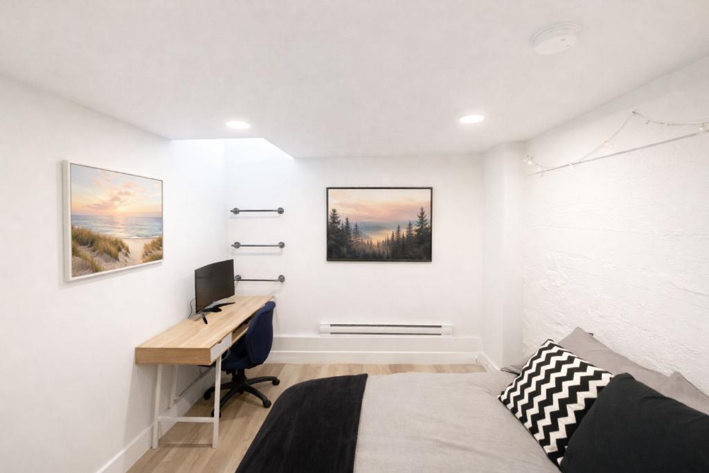 Spacieux 3 chambres rénové – 2215 $ – Disponible dès maintenant – Électros / Spacious Renovated 3-Bedroom – $2215 – Appliances | 3210876