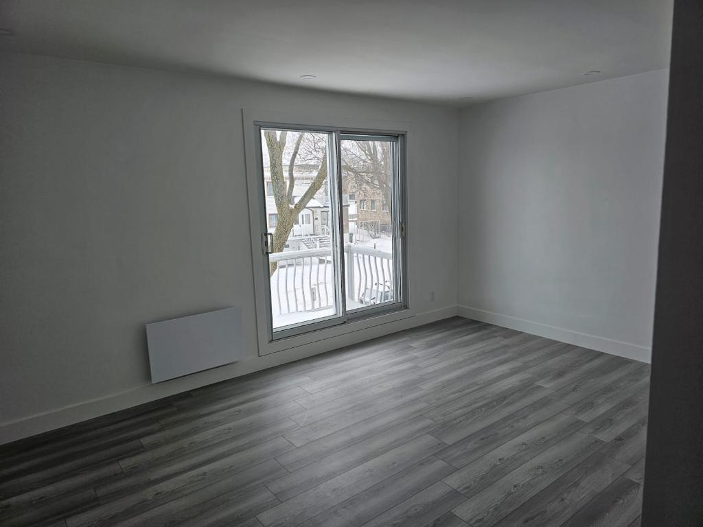 A LOUER 41/2 A ST LEONARD renovée de A a Z, balcon et terrasse | 3210910