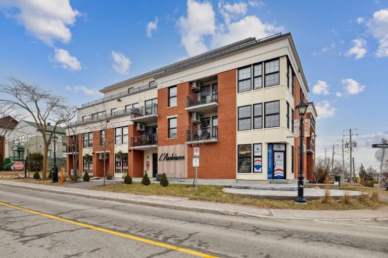 2 CH - 1 SDB - Gatineau - $2,500 /mo | 3210931