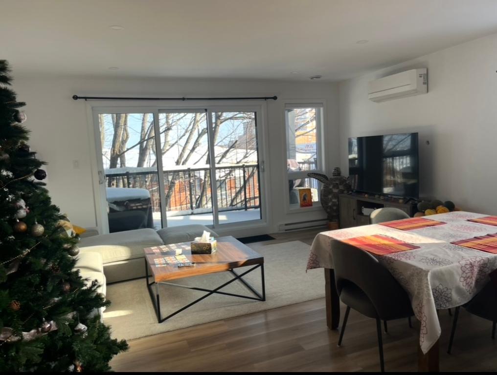 Grand 5 1/2, 2 salles de bain | 3210933