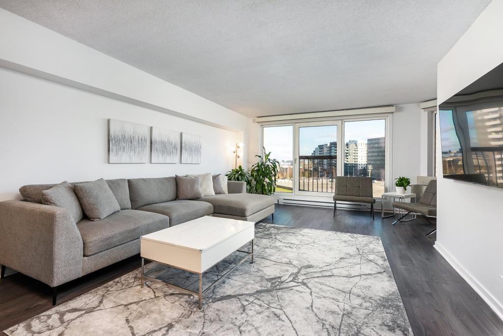 Large 5 1/2 - 3 Bd Room Saint-Laurent | 3210956