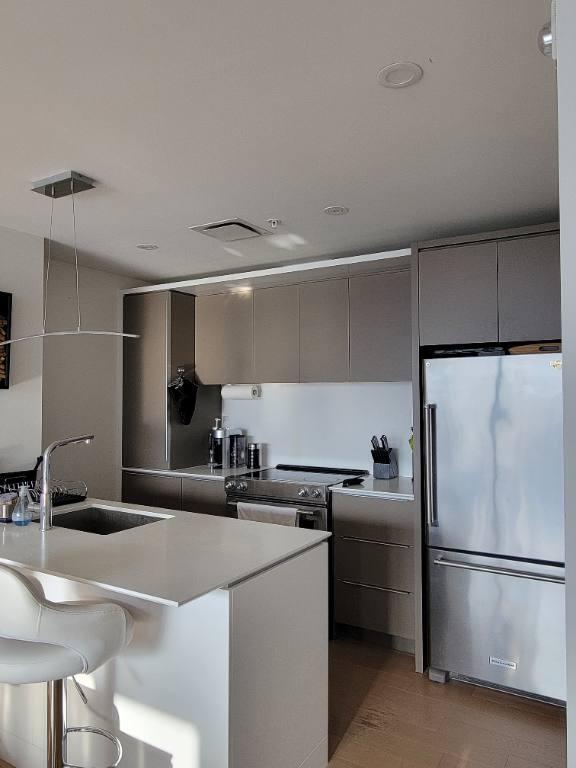 Condo Evolo à l’Île-des-Soeurs/Montreal – 2 chambres & 1 SDB – 2800$/mois | 3210975