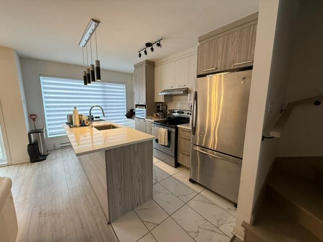 MAISON DE VILLE LUXE- 3+ CHAMBRES-GARAGE- | 3211000