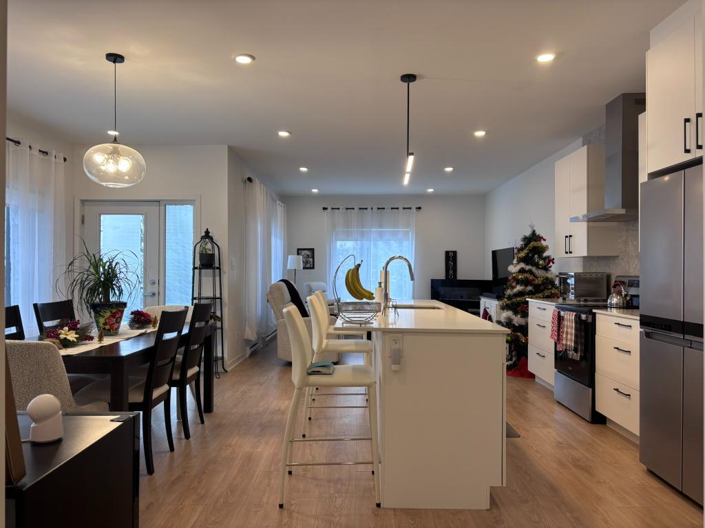 **Disponible Mars 2026** 3 chambres à coucher 2 salle de bain Appartement 5 1/2 spacieux | 3211003