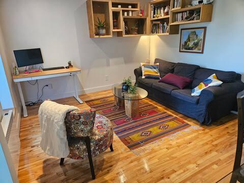 Au cœur du Petit Laurier (Grand 4 ½ ) avec Stationnement | 3211025