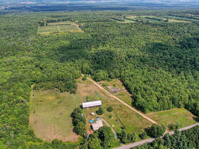 Montérégie - Domaine agricole production de bleuets et érablière sur 44,03 ha | Bâtiments : grange et petit chalet de chasse, à voir! | 3222826