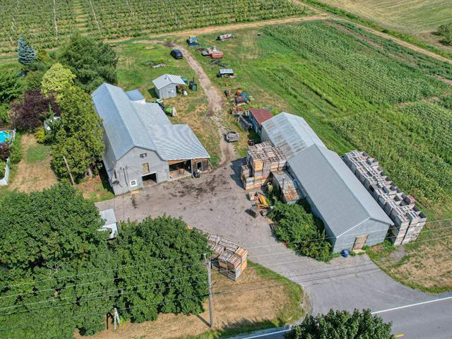 Montérégie: verger et érablière sur 35,20 ha avec bâtiments agricoles fonctionnels | Terrain pente légère, drainage naturel, puits artésien | À voir! | 3222827