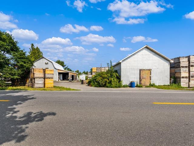Montérégie: verger et érablière sur 35,20 ha avec bâtiments agricoles fonctionnels | Terrain pente légère, drainage naturel, puits artésien | À voir! | 3222827