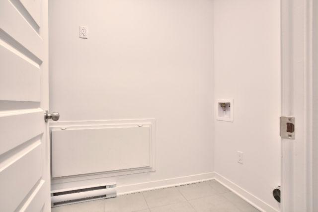 ★Grand 3 1/2 bien éclairé, secteur paisible | 3211359