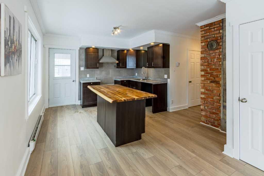 4 1/2 RÉNOVÉ/CLIMATISÉ PLESSISVILLE ( CENTRE-VILLE) | 3211362