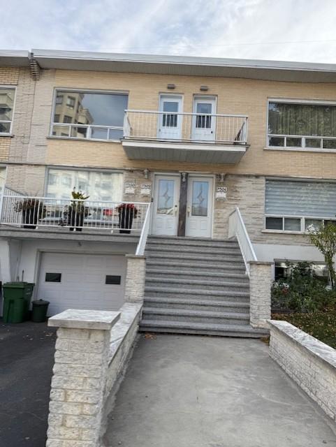 GRAND, BEAU 3 1/2 A LOUER A ST. LEONARD, D'UN TRIPLEX | 3211382