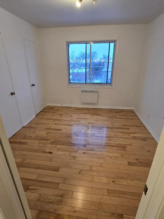 Appartement - Très grand 3 1/2 lumineux | 3211407