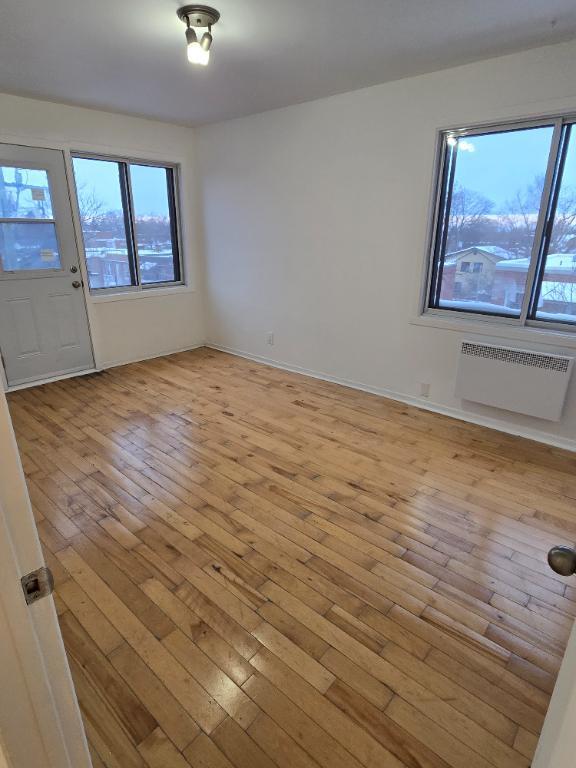 Appartement - Très grand 3 1/2 lumineux | 3211407