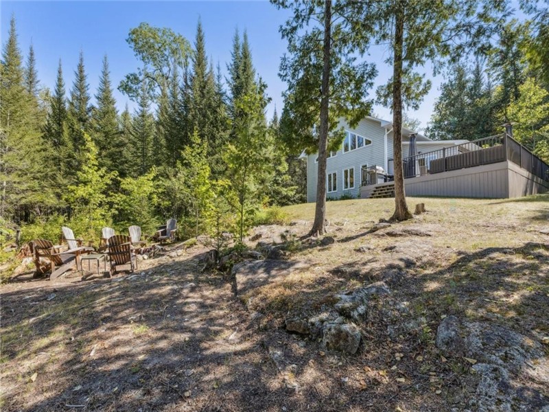 Stoney Shore | 3211423