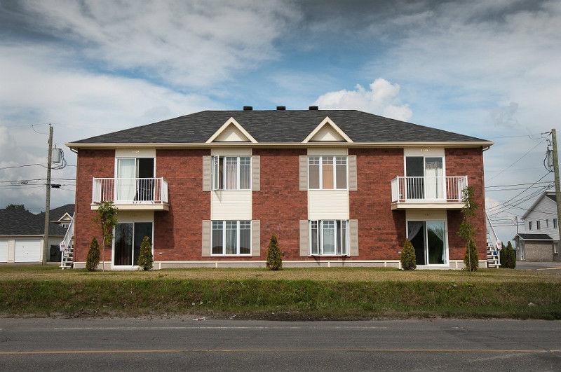 Beau grand 5 1/2 Récent STYLE CONDO Disponible le 1 Juillet 2026 | 3211431