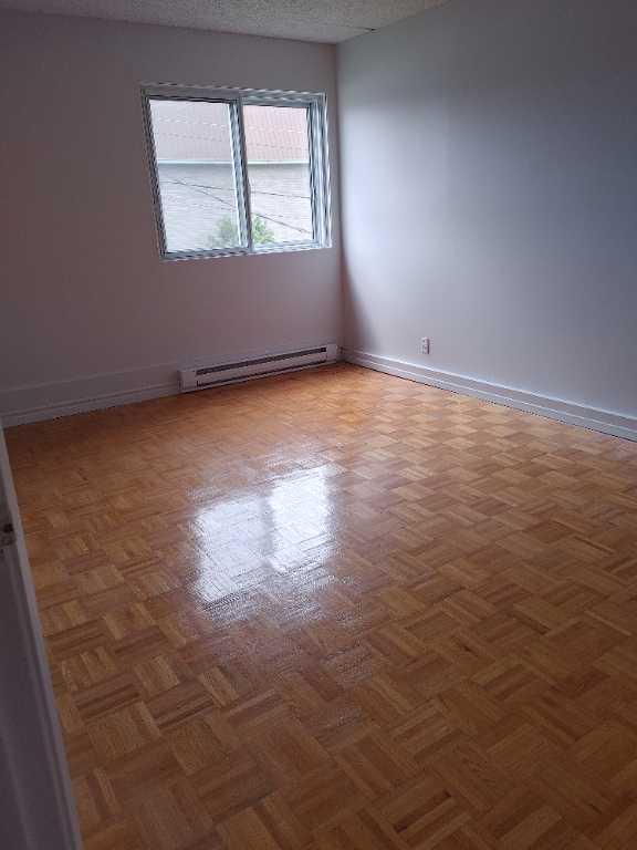 Beau grand 4 1/2 | 3211434