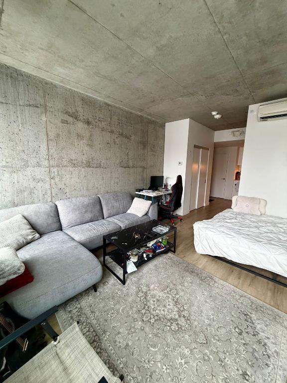 Lease Transfer Available Now | 3211458