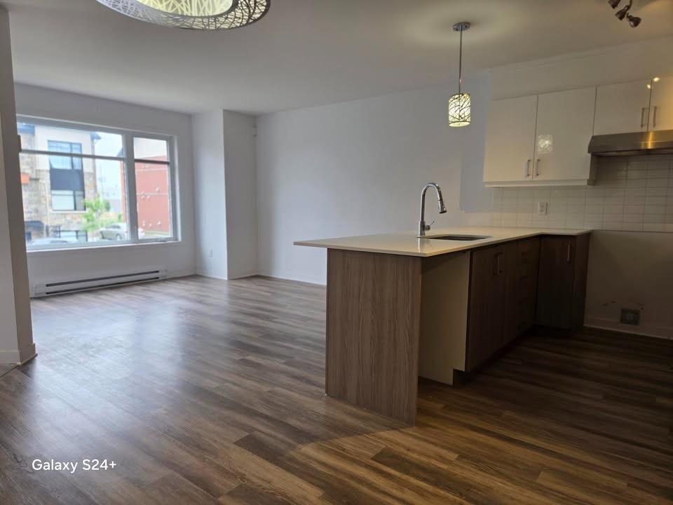 À louer – Magnifique condo 4 ½ – 1050 pi²- niveau terrasse | 3211459