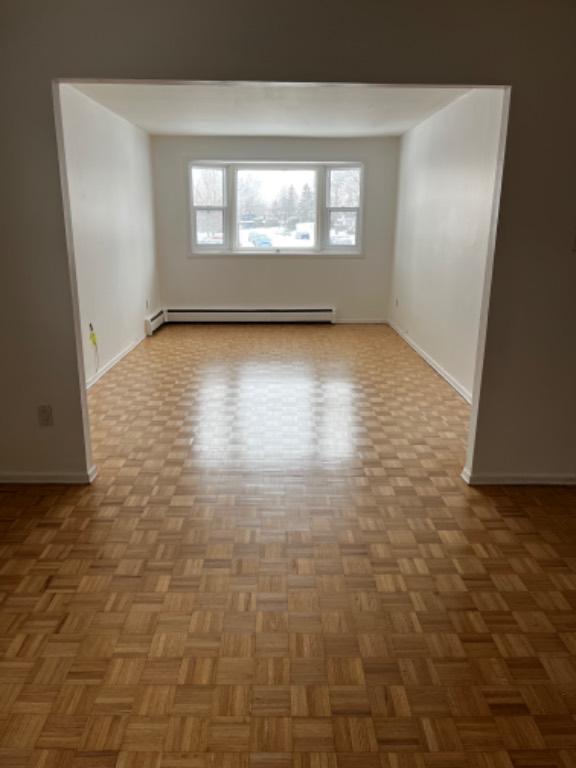 Logement 51/2 avec salle de séjour au sous sol et grand garage | 3211533