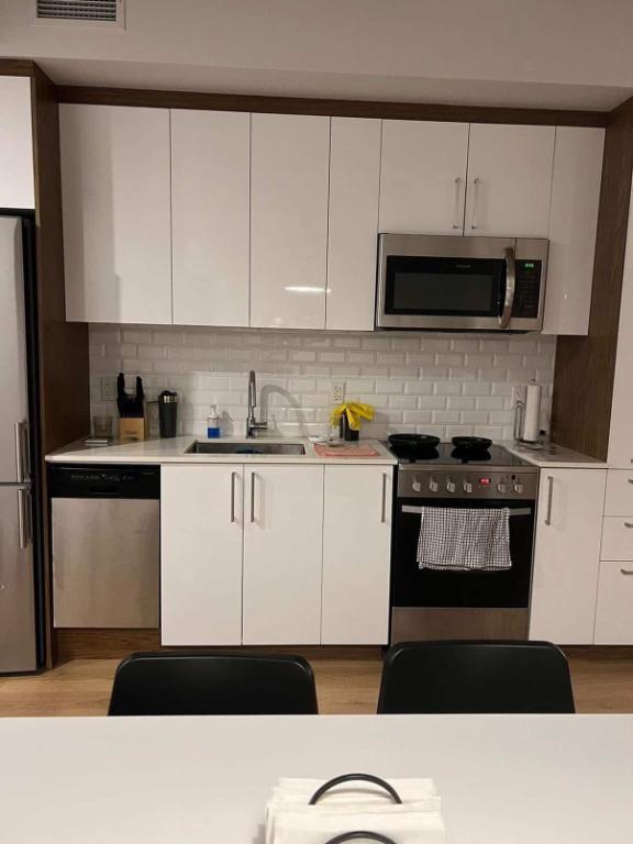 Appartement 3 1/2 (520 pi2) | 1 chambre et 1 sdb (Reprise de bail) (Downtown Montréal) | 3211537