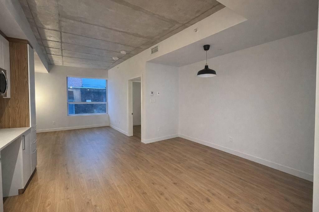 Appartement 3 1/2 (520 pi2) | 1 chambre et 1 sdb (Reprise de bail) (Downtown Montréal) | 3211537