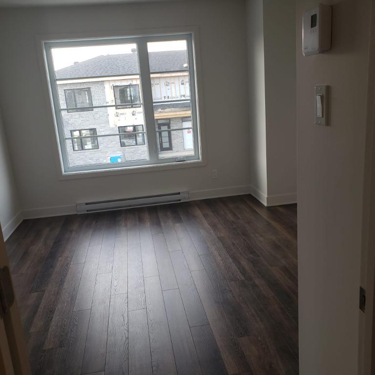 3 Beds 2 Baths - Townhouse | 3211539