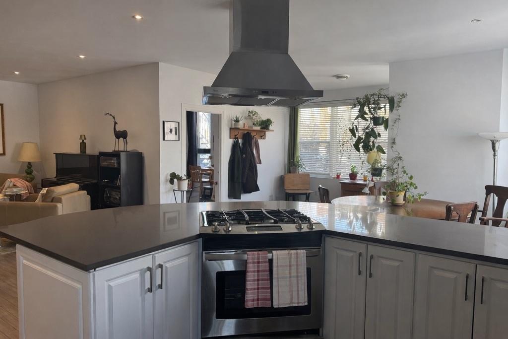 Rare sur le marché: grand 7½ face au parc Bélair | 3211549