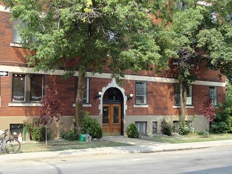 2br - 1200ft2 - Adj Westmount, huge 2 bedroom 5 1/2, renovated, top floor, suana washer/dryer | 3211552