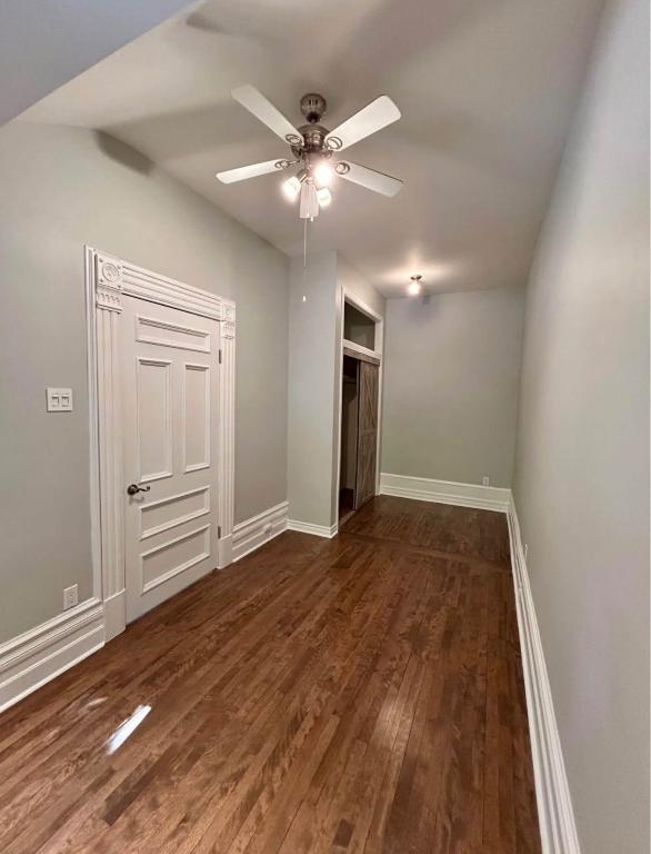 5 1/2 (3 chambres & 2 salles de bain) : incluant stationnement privée, cours arrière, et électroménagers. | 3211553