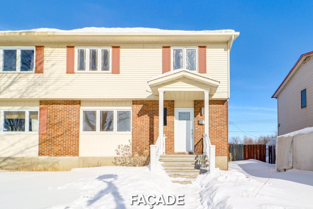 Superbe maison jumelée située à Rivière-des-Prairies 🏡 | 3211554