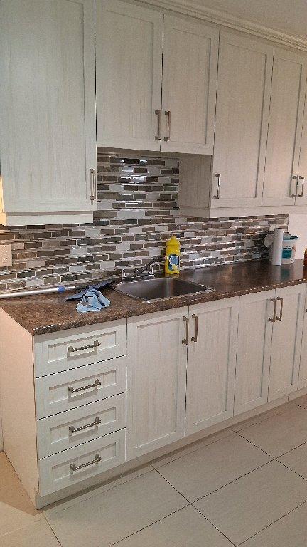 Beloeil grand 4 1/2 avec (2) stationnements déneigés ,entrée laveuse/sécheuse thermopompe, disponible pour le 1 Février 2026. | 3212165